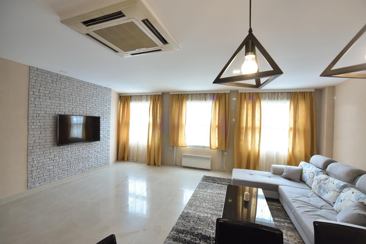 City Center Apartments ピロト エクステリア 写真