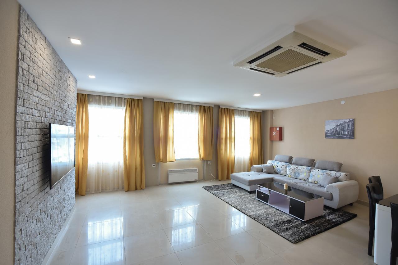 City Center Apartments ピロト エクステリア 写真