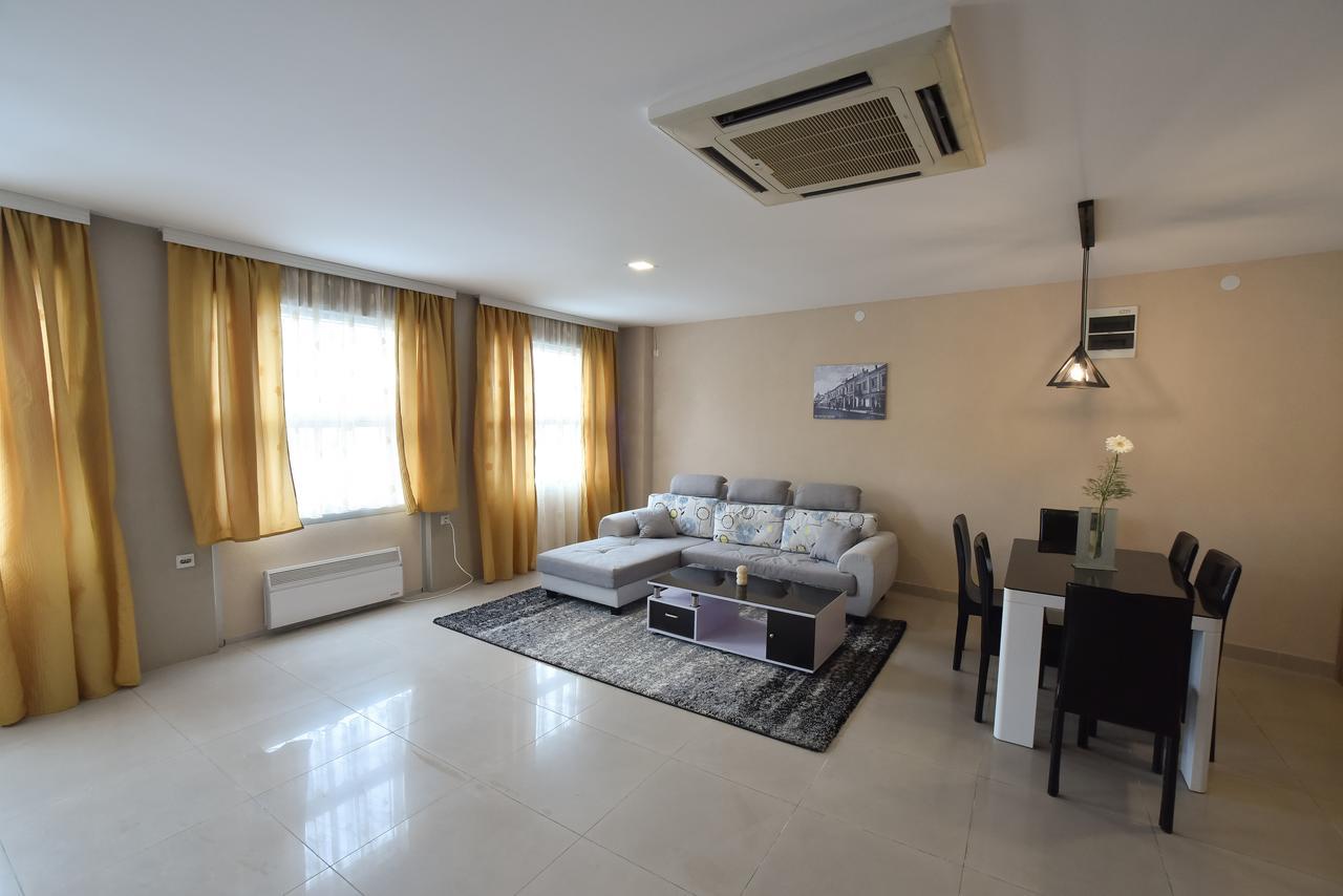 City Center Apartments ピロト エクステリア 写真
