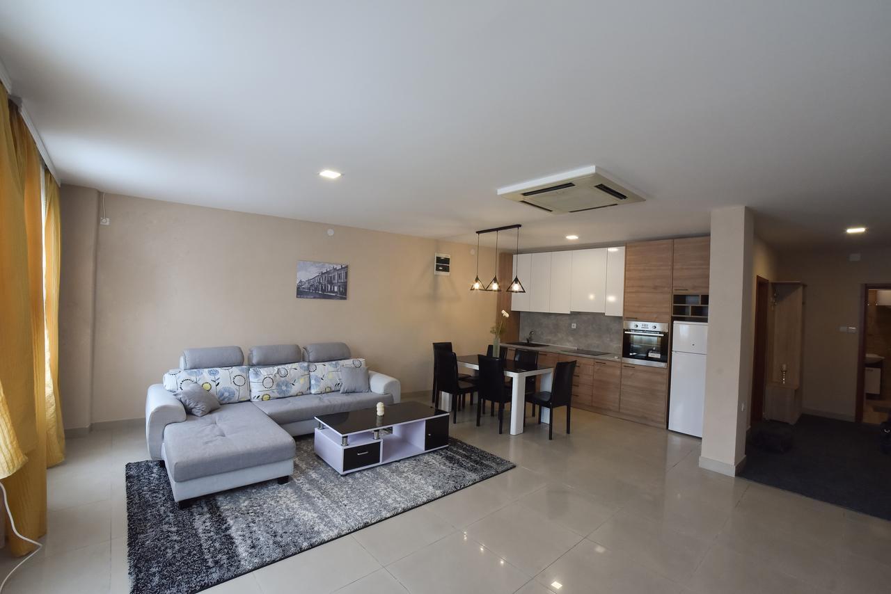 City Center Apartments ピロト エクステリア 写真