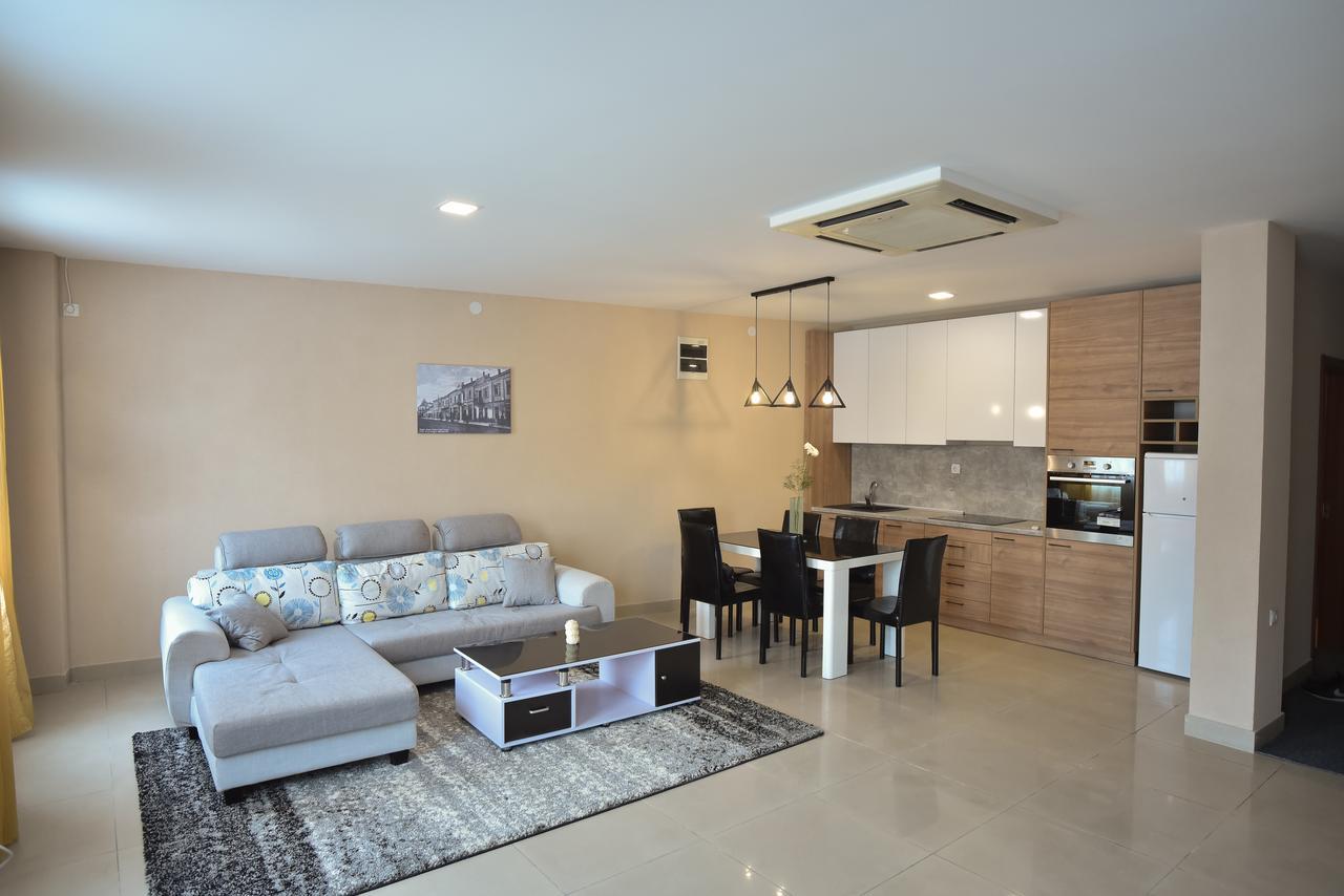 City Center Apartments ピロト エクステリア 写真