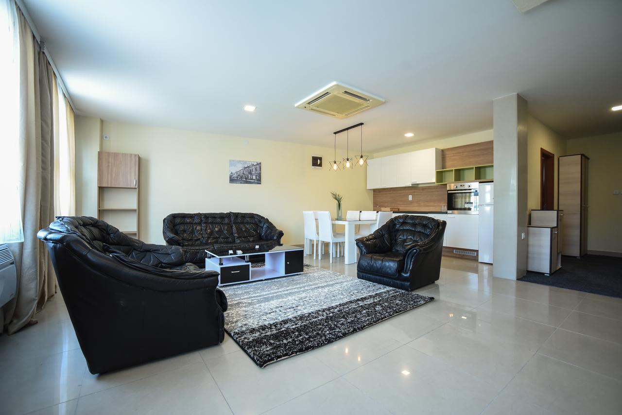 City Center Apartments ピロト エクステリア 写真