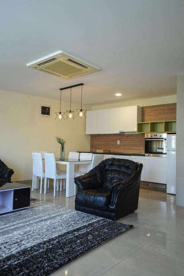 City Center Apartments ピロト エクステリア 写真