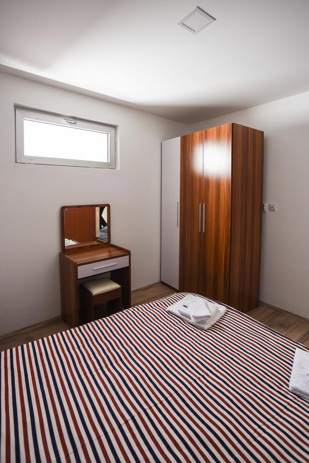 City Center Apartments ピロト エクステリア 写真