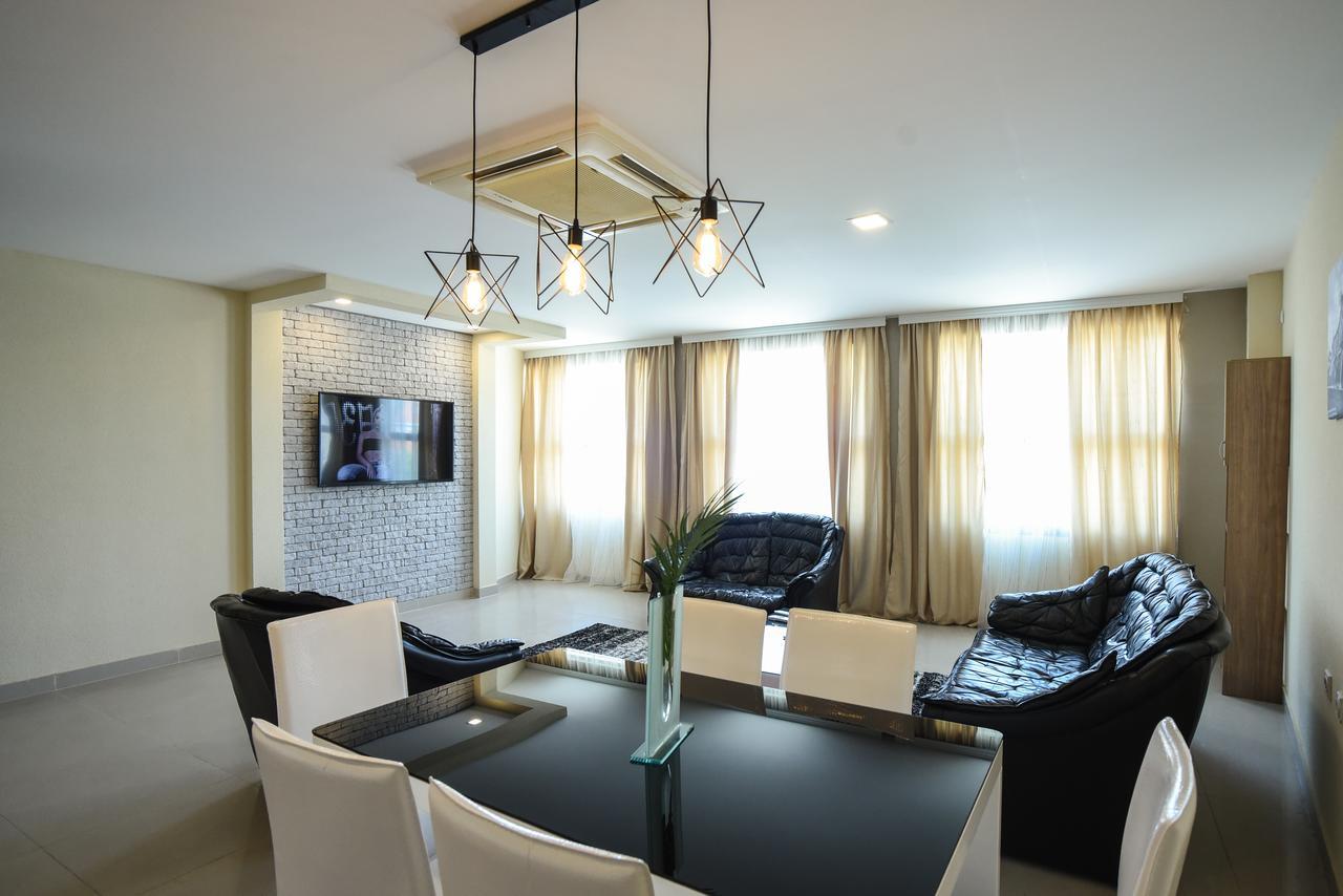 City Center Apartments ピロト エクステリア 写真