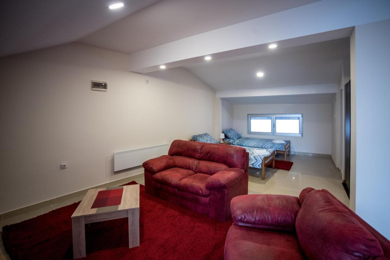 City Center Apartments ピロト エクステリア 写真