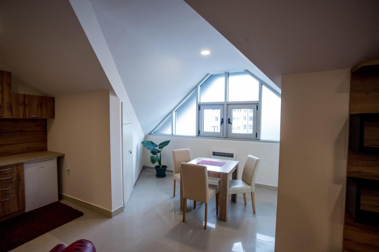 City Center Apartments ピロト エクステリア 写真