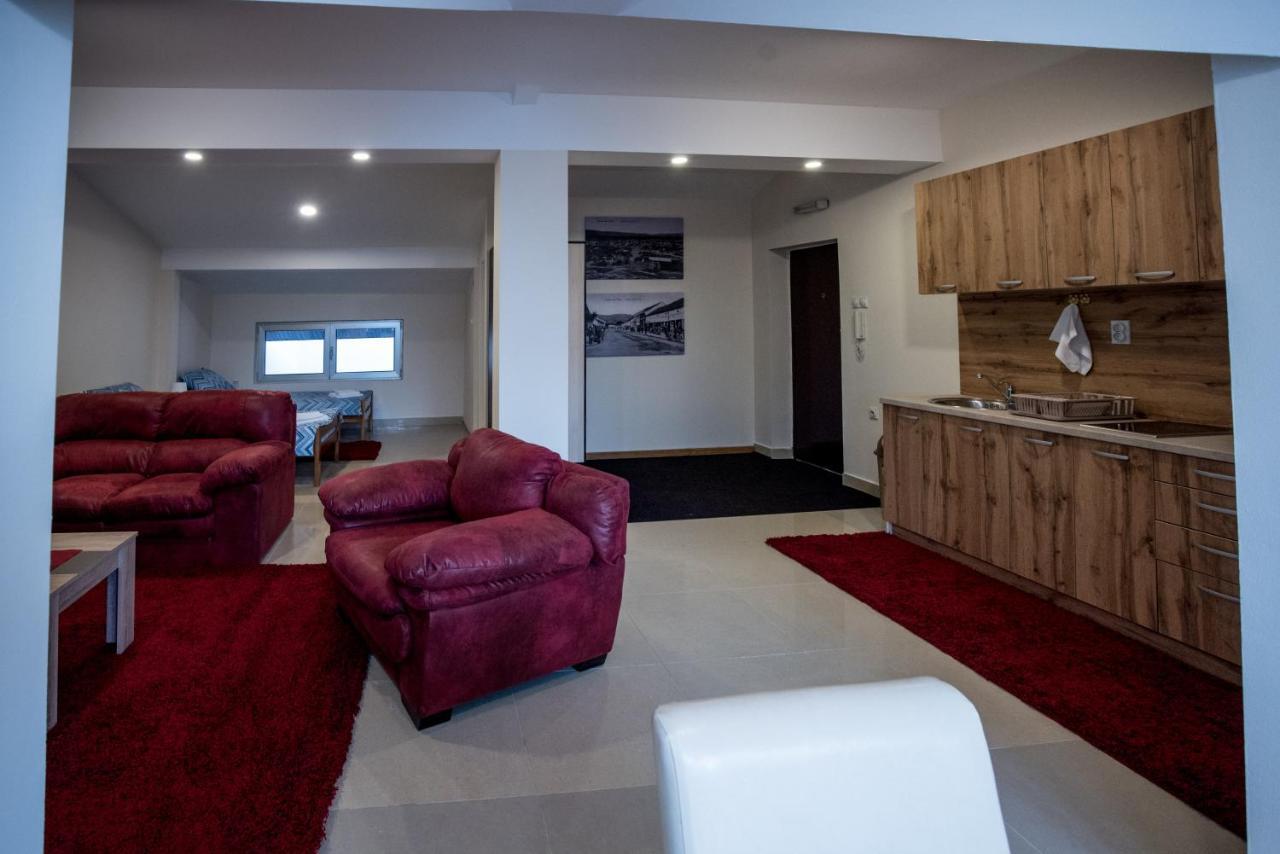 City Center Apartments ピロト エクステリア 写真