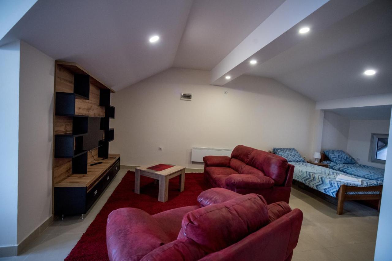 City Center Apartments ピロト エクステリア 写真
