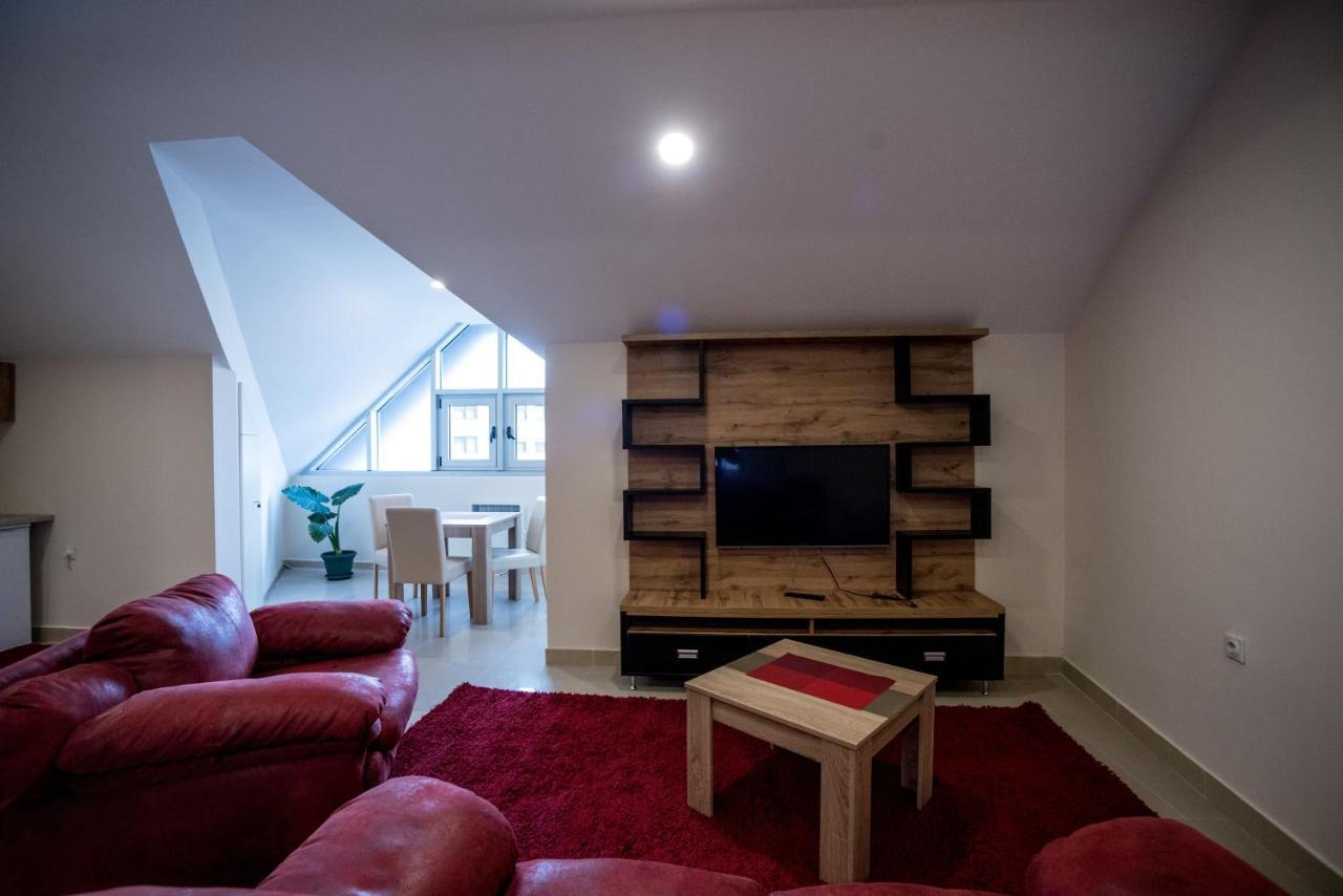 City Center Apartments ピロト エクステリア 写真