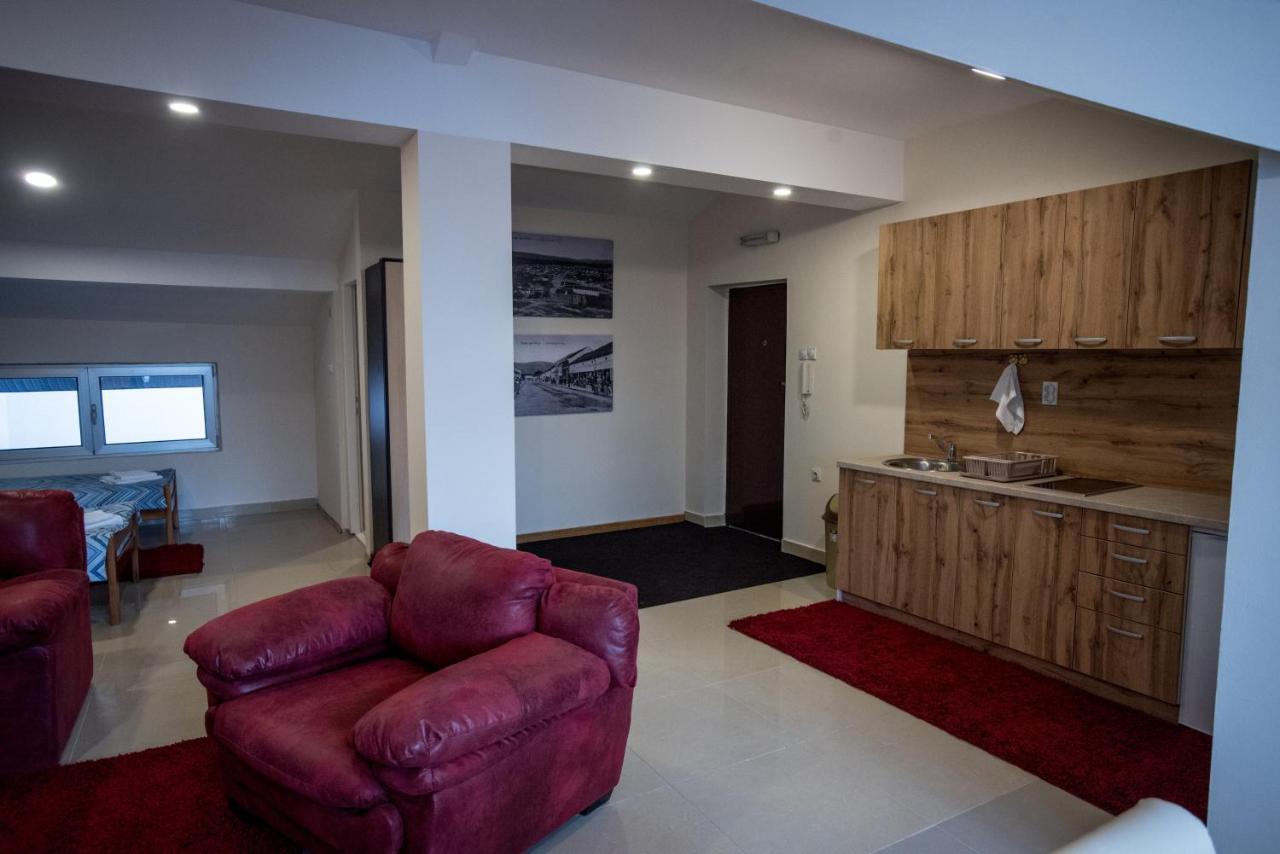 City Center Apartments ピロト エクステリア 写真