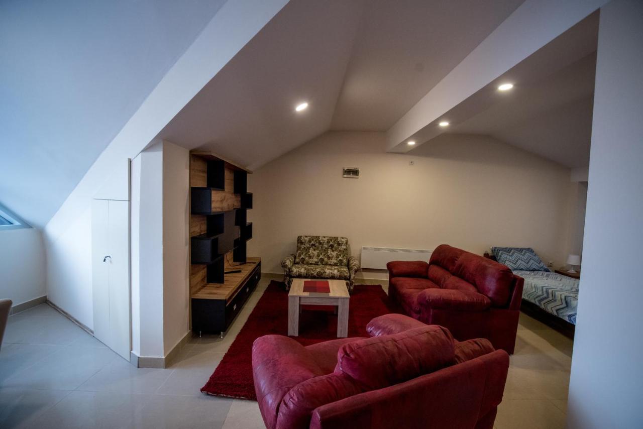 City Center Apartments ピロト エクステリア 写真