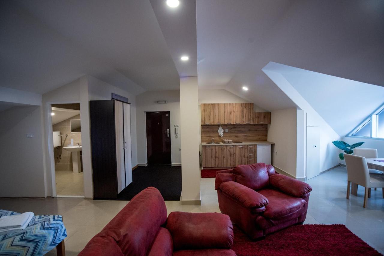 City Center Apartments ピロト エクステリア 写真